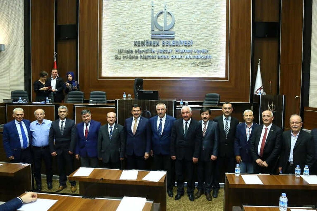 Keçiören Belediye Başkanı Ak\'a Başarı Belgesi