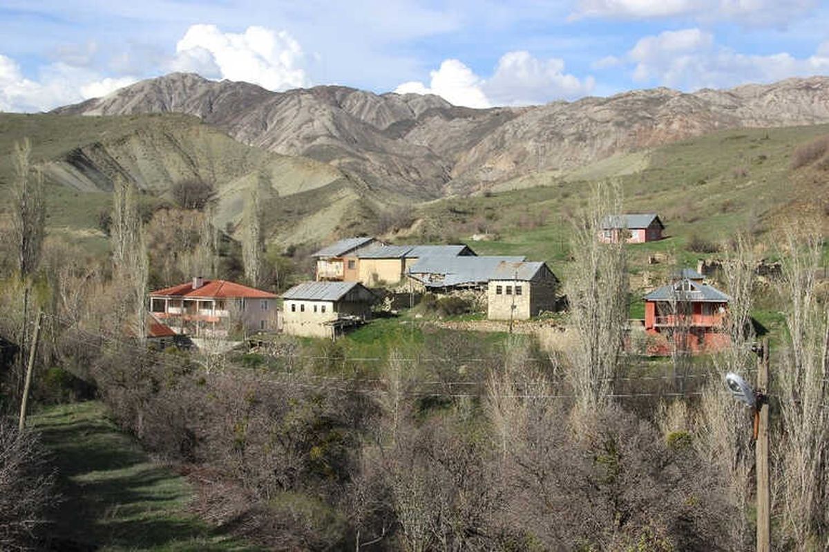 Koca Köyde 2 Kişi Yaşıyor
