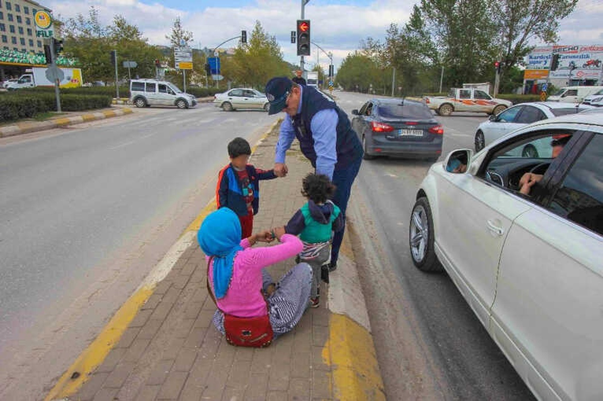 Kocaeli Kalem Tutması Gereken 414 Çocuk Sokakta Çalışıyor