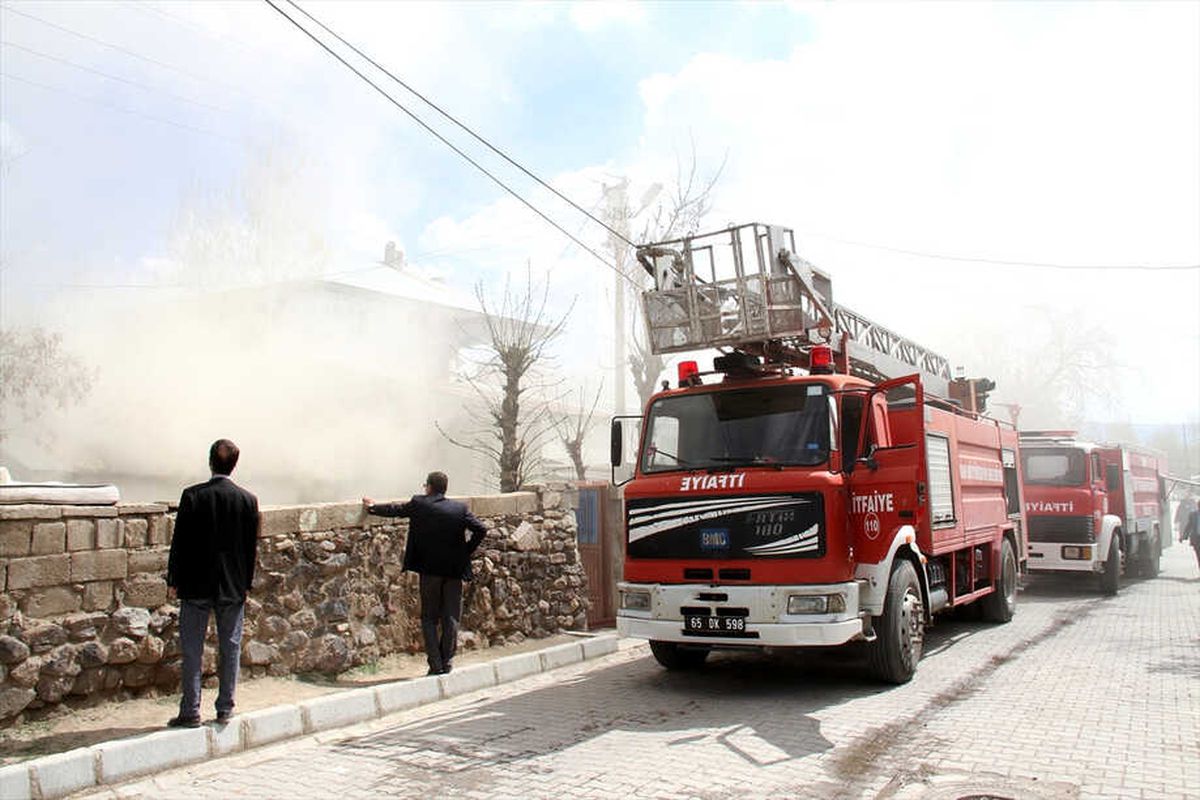 Muradiye\'de Yangın