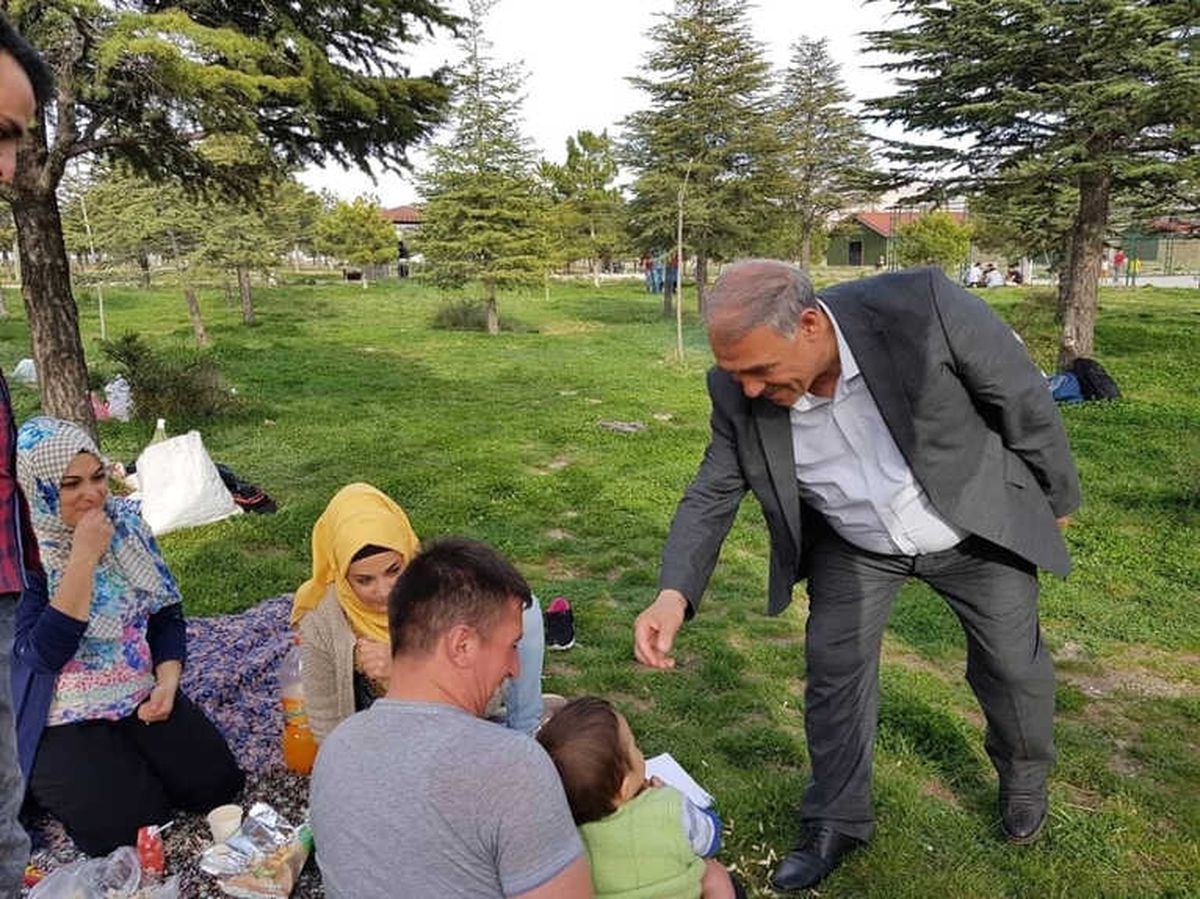 Niğde Belediye Başkanı Özkan Kent Ormanı\'nda Vatandaşla Buluştu