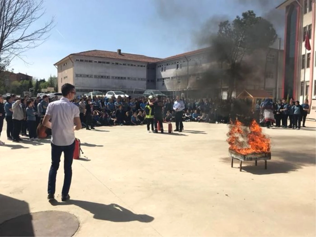 Öğrenciler Yangın Eğitimi Aldılar