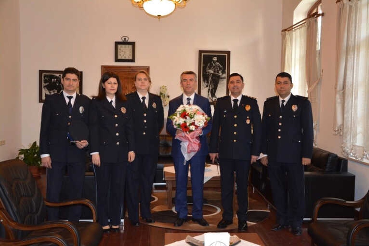 Polis\'ten Kaymakam Sırmalı\'ya Ziyaret