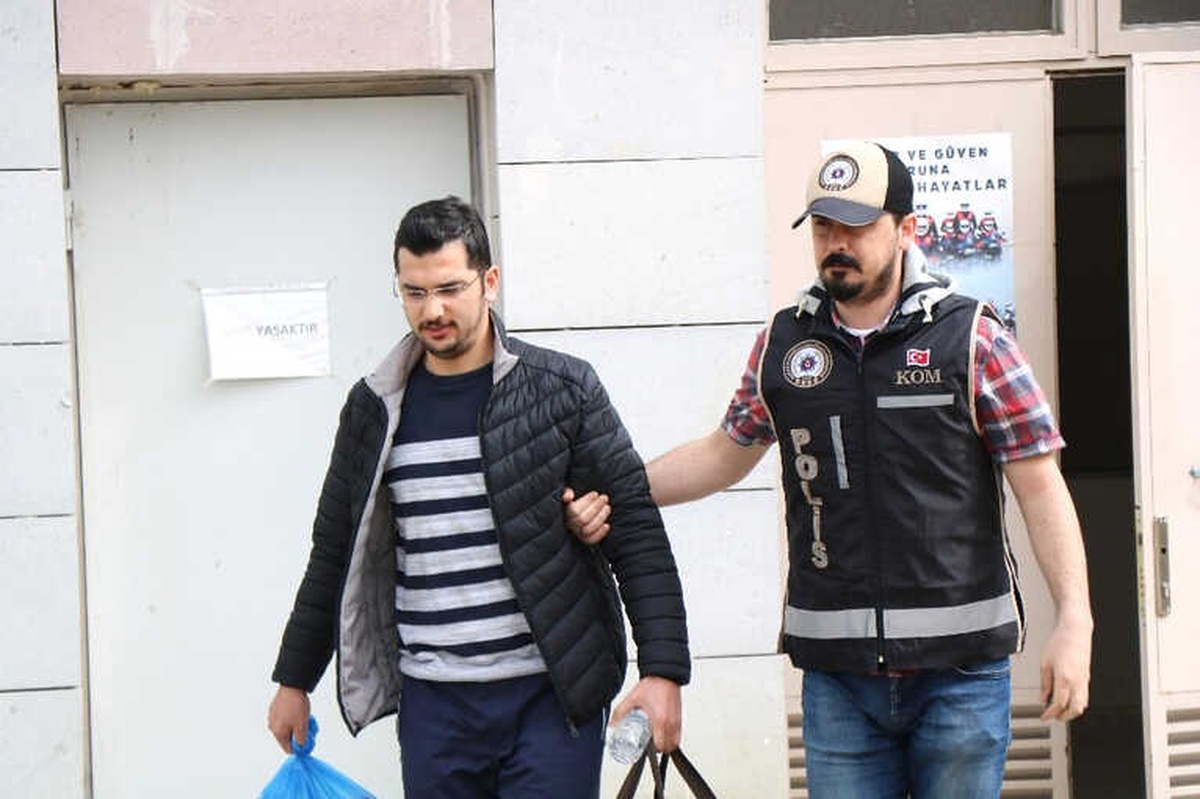 Samsun\'da Fetö\'nün Hücre Evine Baskın: 3 Gözaltı