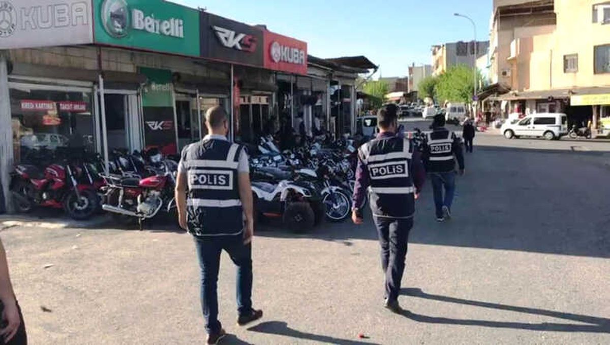 Şanlıurfa\'da Çalıntı ve Hacizli Araç Operasyonu: 83 Gözaltı