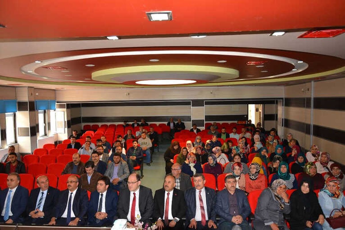 Suşehri\'nde Çiftçiler Bilgilendirildi