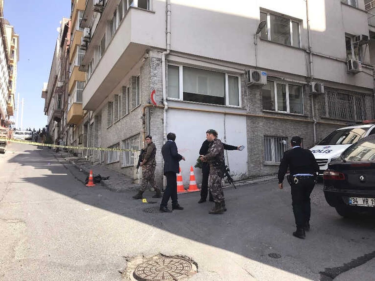Taksim\'de Otele Pompalı Tüfekle Saldırı