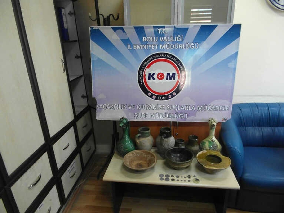 Tarihi Eserleri Satmaya Giderken Yakalandı