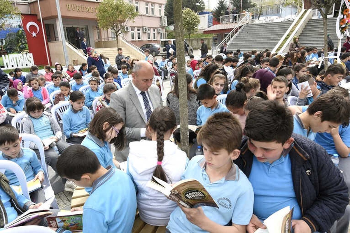 Tekkeköy\'de 5555 Kişi Meydanda Kitap Okuyacak