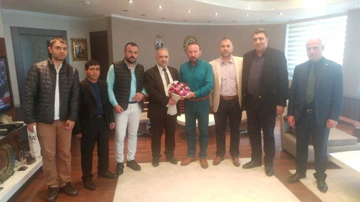 Vanlılardan Başkan Doğan\'a Ziyaret
