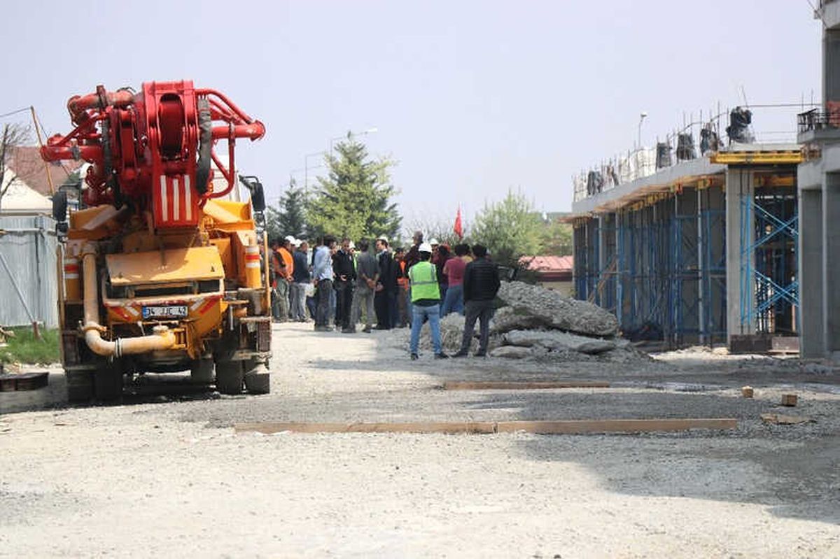 Vinç Operatörü ile Duvar Ustasının Kavgasında Kan Aktı: 1 Yaralı