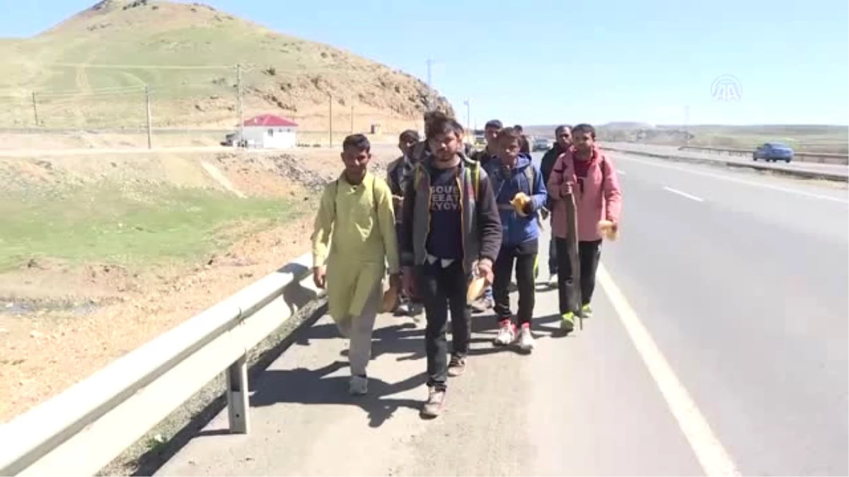 Afgan Mültecilerin Türkiye\'ye Göçünde İran\'ın Rolü - Ağrı