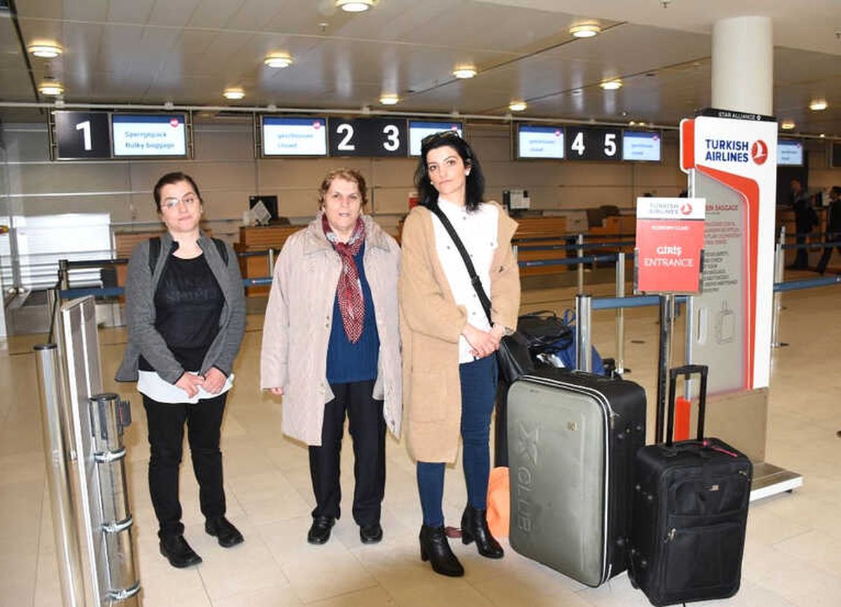 Almanya\'da Havalimanı Grevleri Yolcuları Perişan Etti