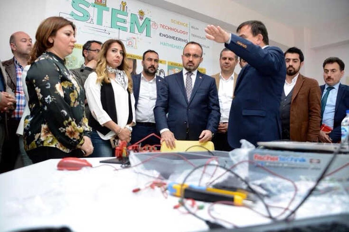 Çanakkale\'de Bir Okula Stem Laboratuvarı