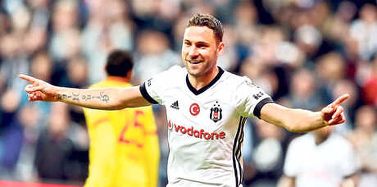 Defanstan Hücuma 8 Gollük Dev Katkı