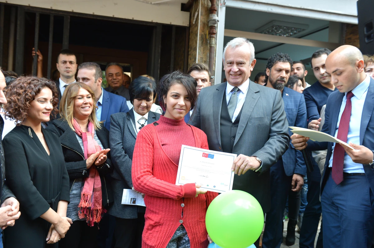"En Roman Dostu Belediye Başkanı" Ödülü H. Hayri İnönü\'nün