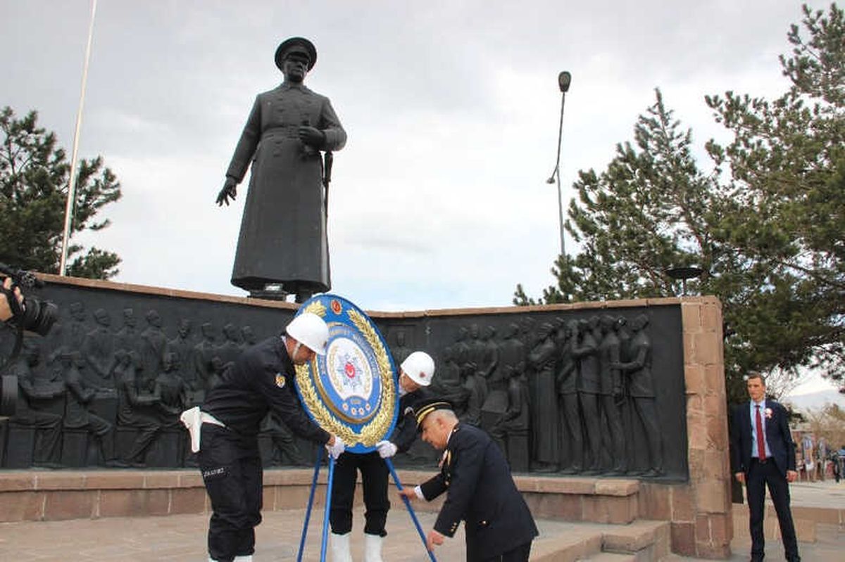 Erzurum\'da 10 Nisan Polis Haftası