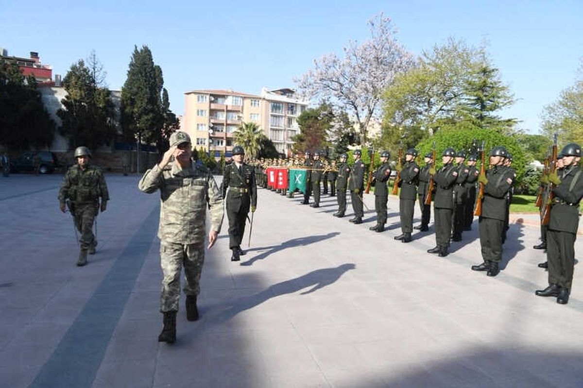 Genelkurmay Başkanı Akar, 1\'inci Ordu Komutanlığında İncelemelerde Bulundu