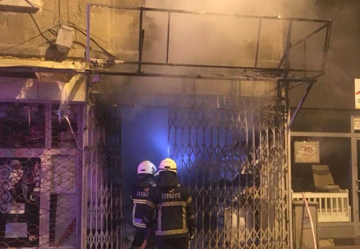 İş Yerinde Çıkan Yangın Maddi Hasara Neden Oldu