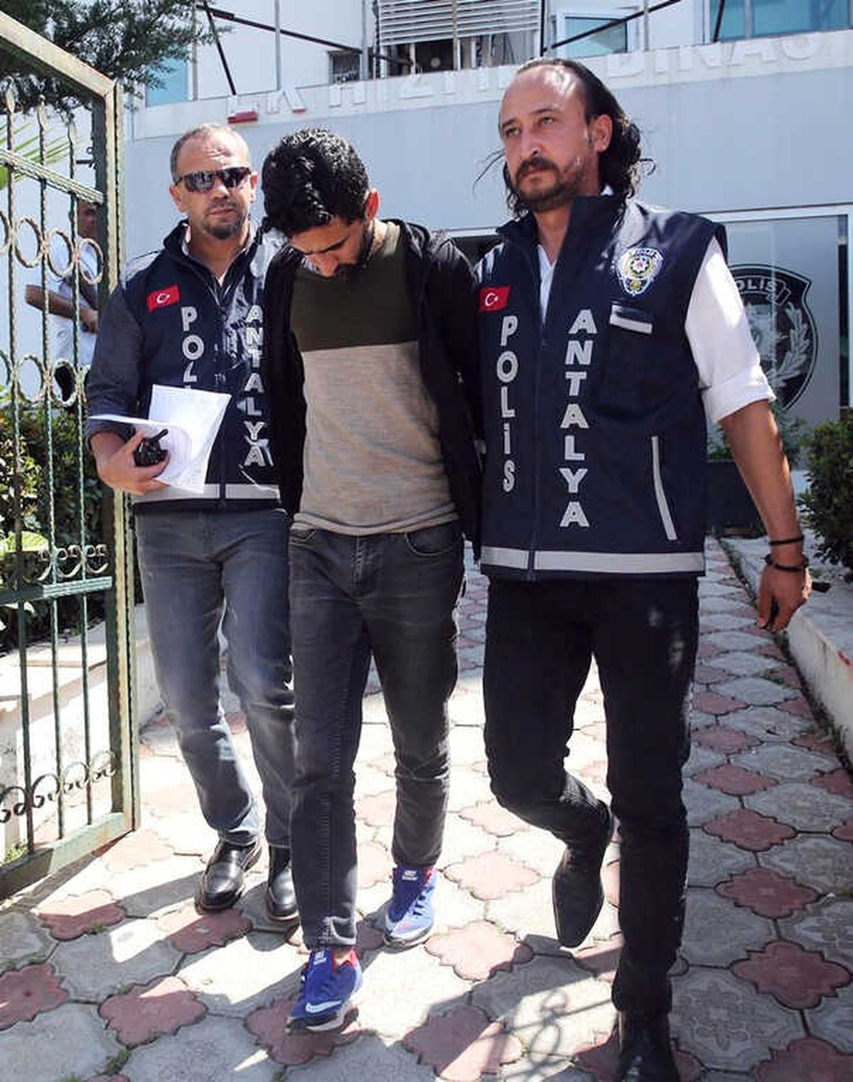 Kumar Borcunu Kapatmak İçin Silahla Market Soydu