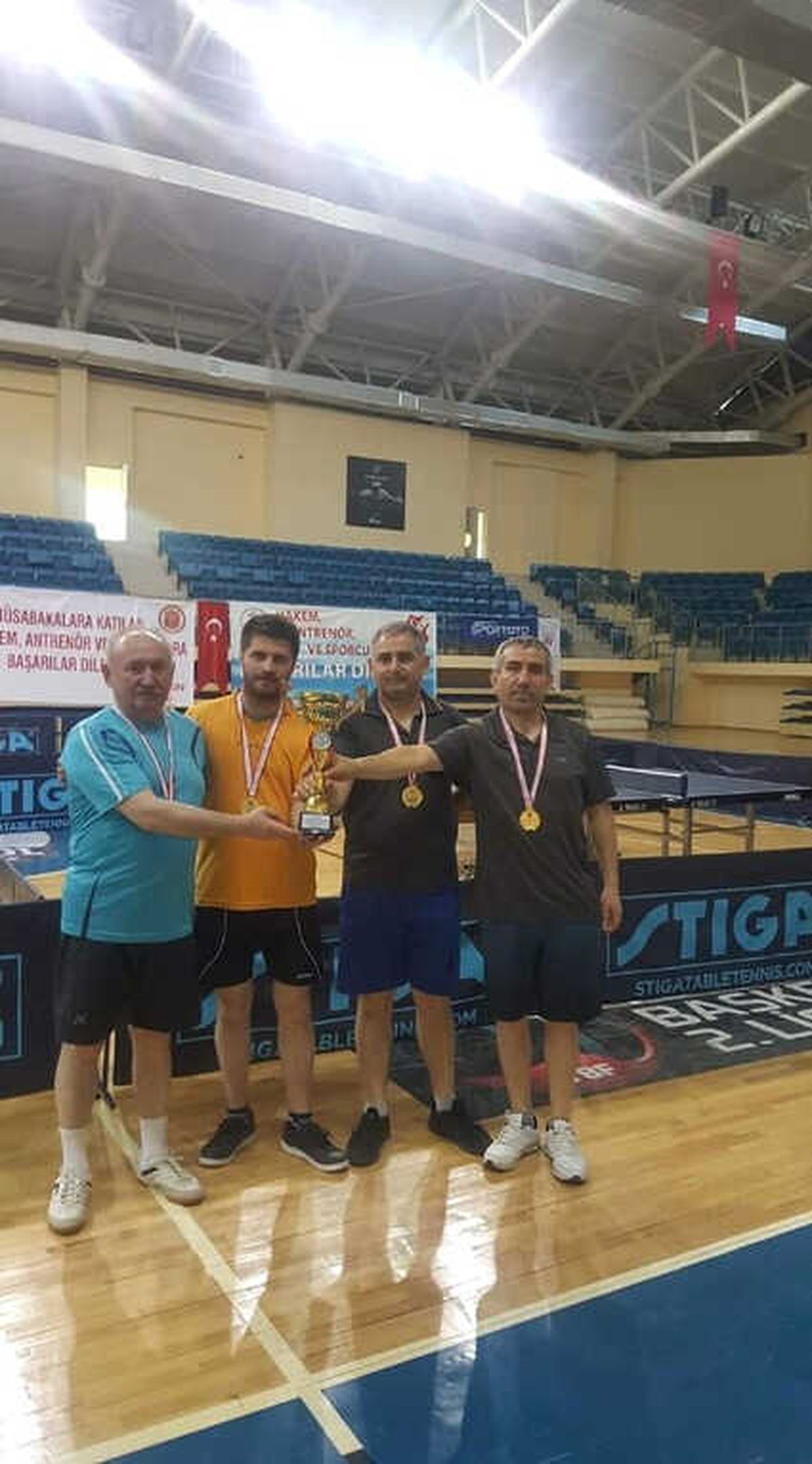 Masa Tenisinde Rakip Tanımıyorlar