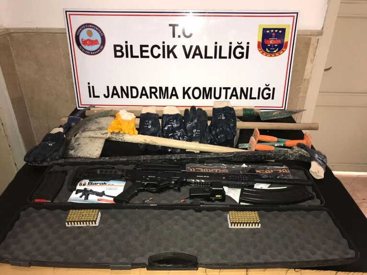 Osmaneli Jandarmasından Definecilere Suçüstü