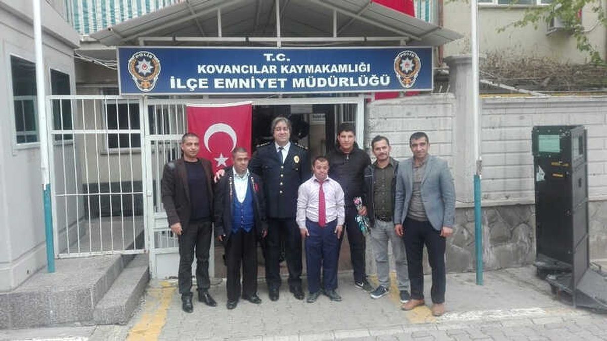 Özel Çocuklardan, Polise Ziyaret