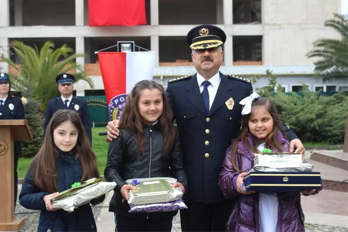 Polis Haftası\'nda Düzenlenen Yarışmalarda Afganlı Kız Birinci Oldu