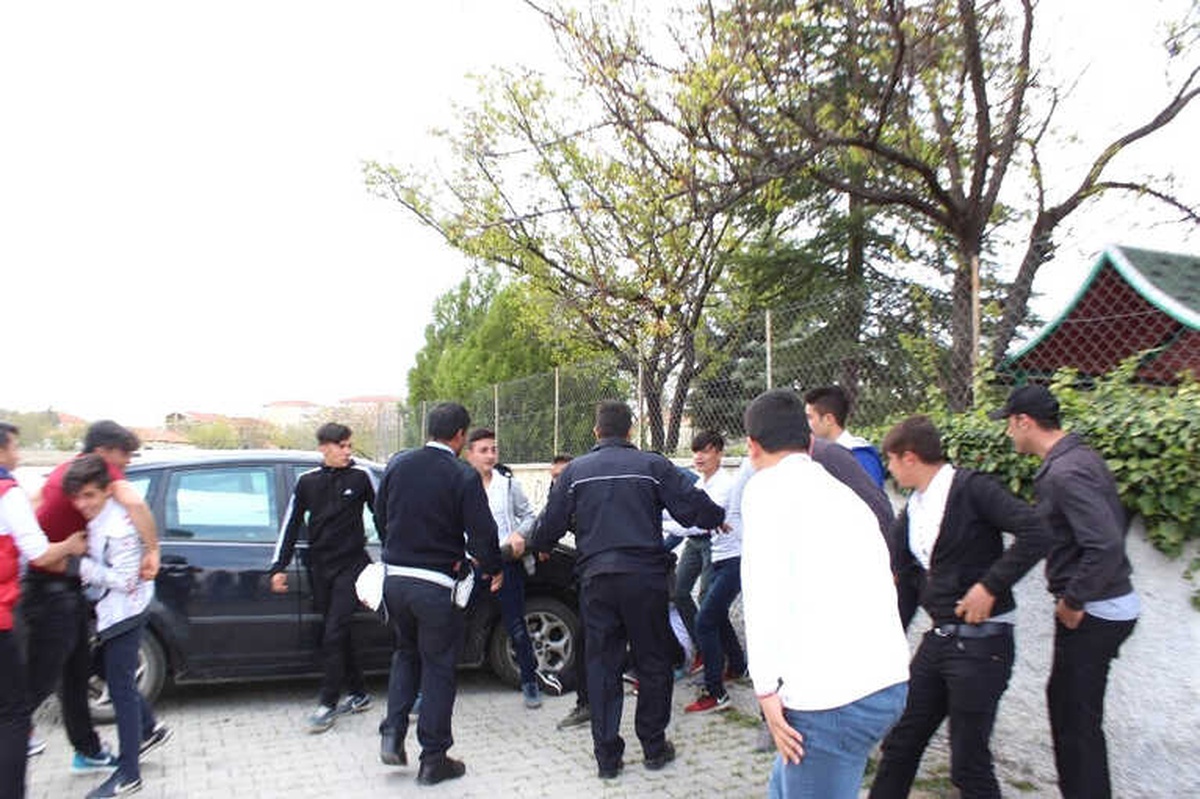 Polise Kavga İhbarlı 173. Yıl Sürprizi