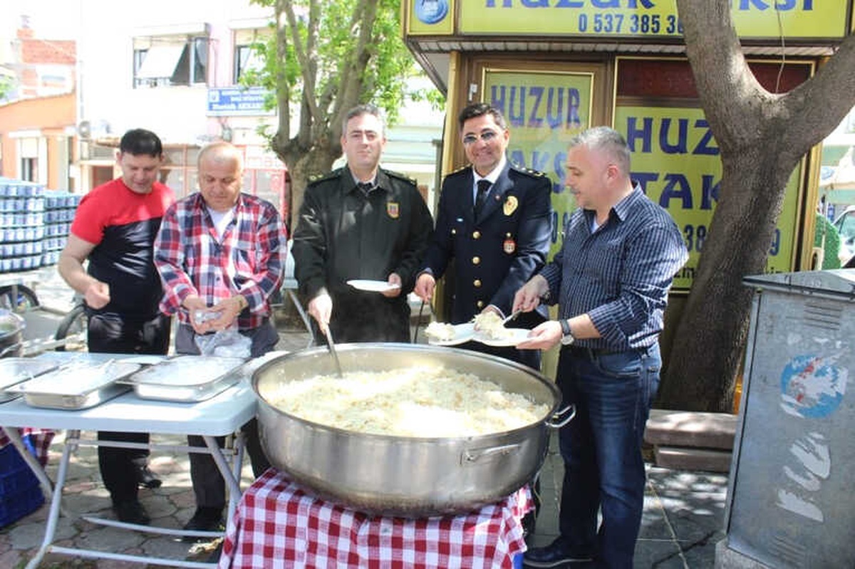 Polisler, Şehitler İçin Mevlit Okutup Hayır Yaptılar