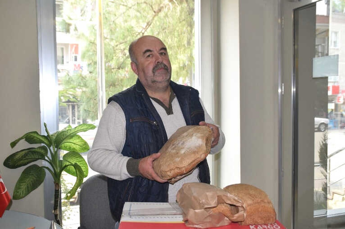 Ürettiği Doğal Ekmekleri Kilis\'teki Askerlere Yolladı