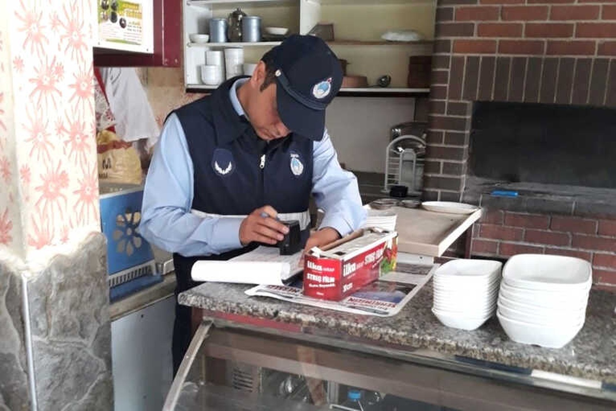 Zabıta Ekipleri Sağlıksız Gıdaya Müsaade Etmiyor