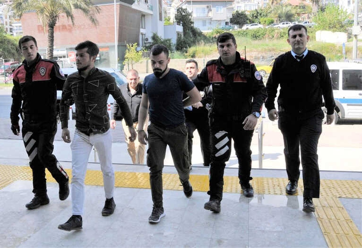 Alanya\'da Bıçaklı Kavgaya Karışan 2 Kişi Tutuklandı