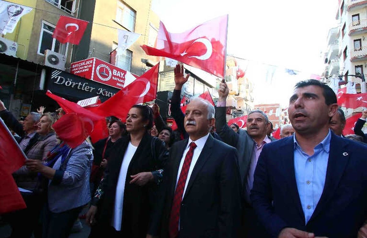Aleyna Tilki 23 Nisan\'da Bayraklı\'da