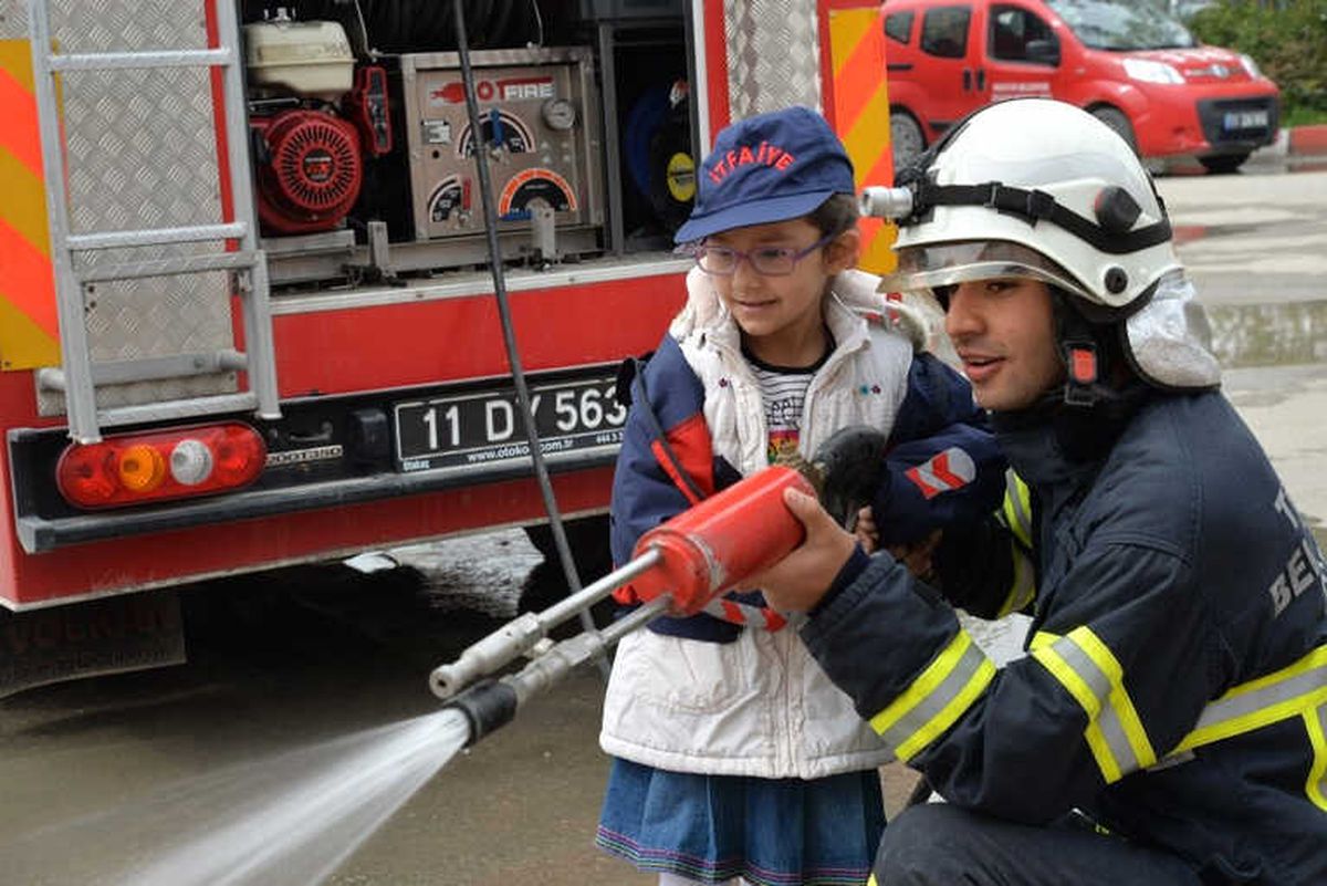 Ana Sınıfı Öğrencilerine Yangın Eğitimi