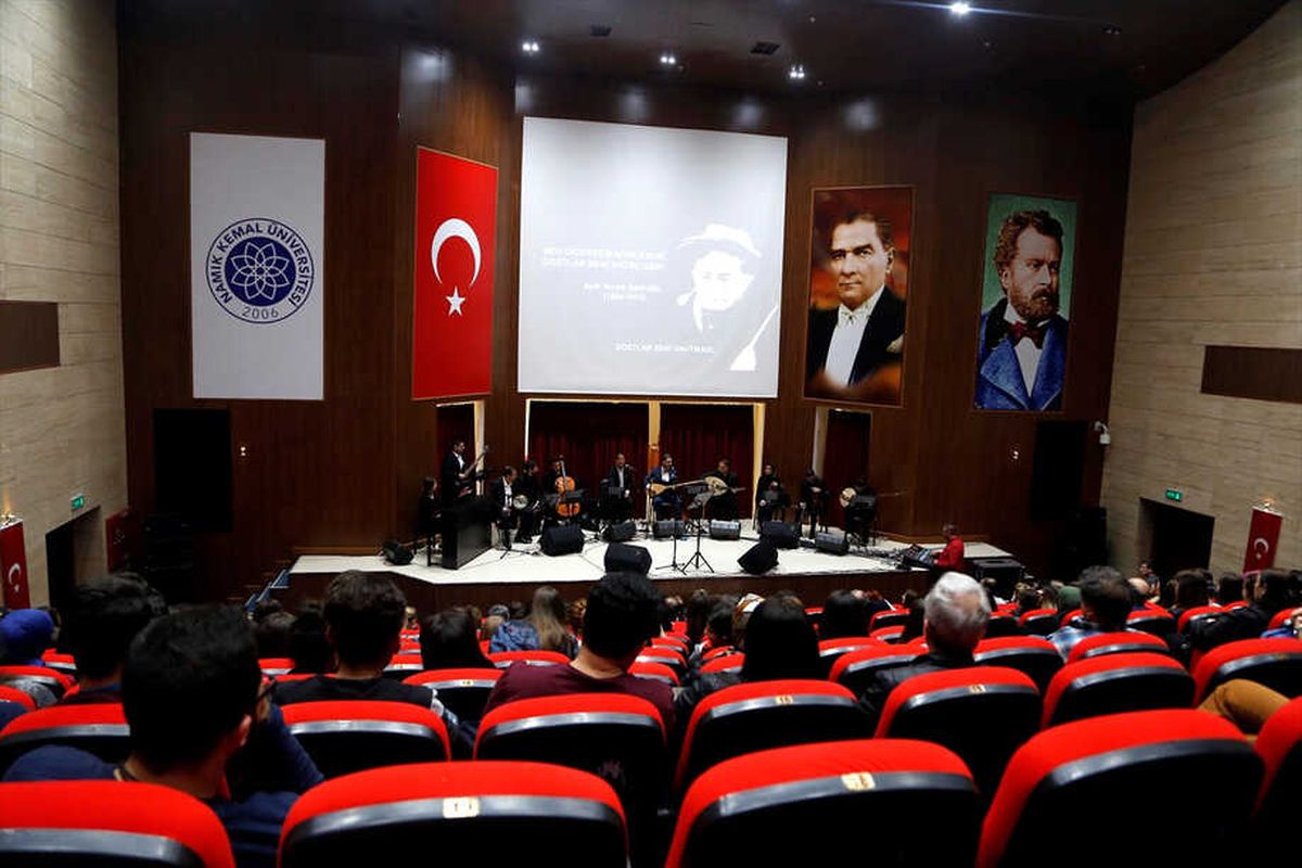 Aşık Veysel, Tekirdağ\'da Türkülerle Anıldı