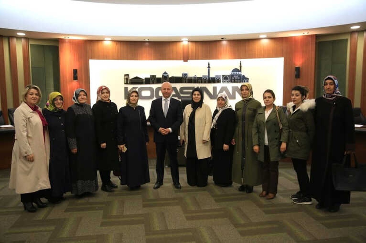 Başkan Çolakbayrakdar, AK Parti Kocasinan Kadın Kollarını Ağırladı