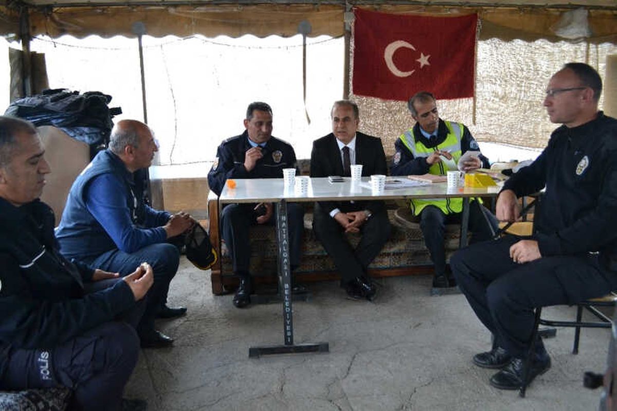 Bulut\'tan Görev Başındaki Polislere Ziyaret