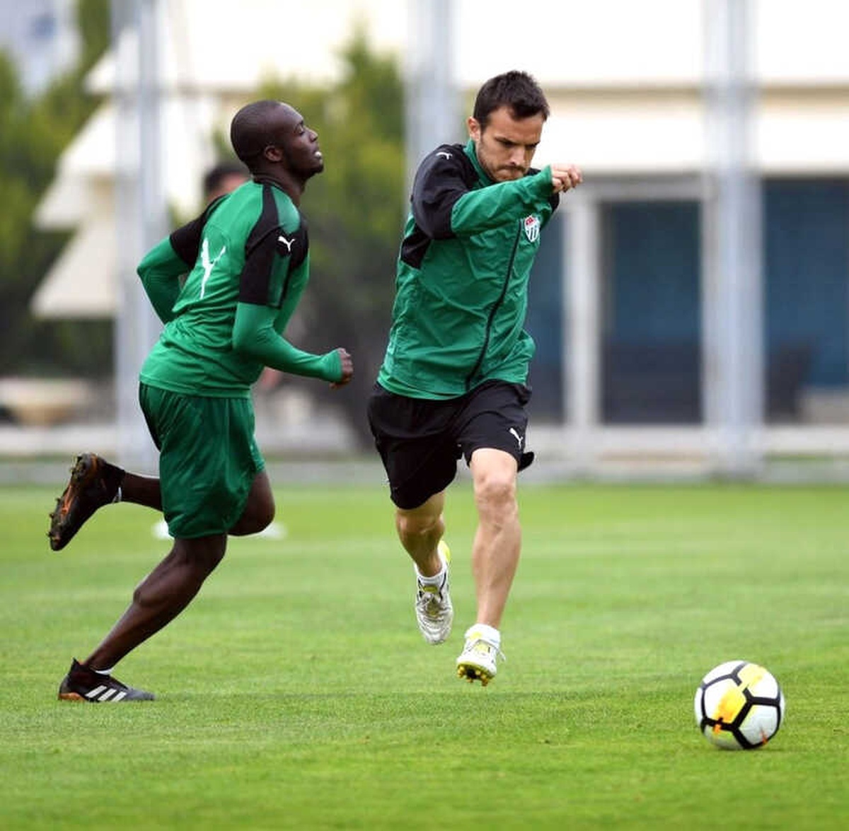 Bursaspor\'da Hazırlıklar Sürüyor