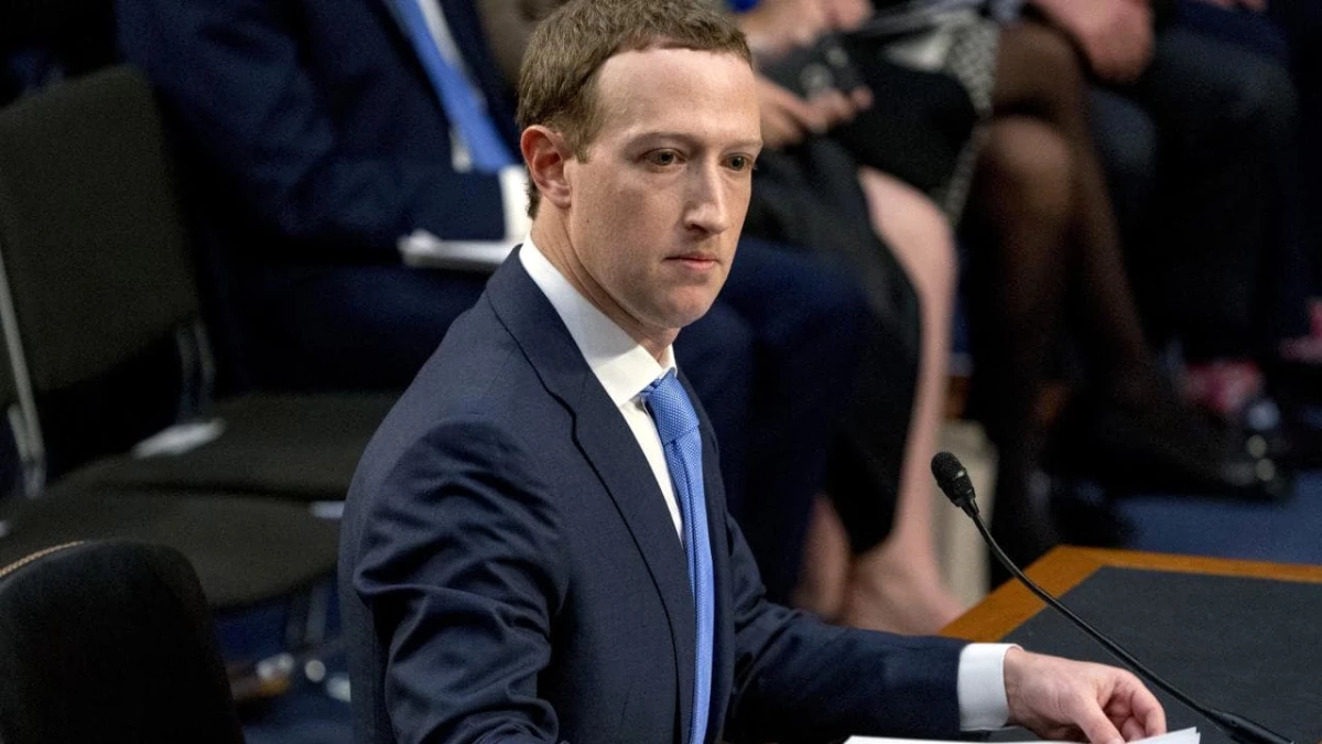 Facebook\'un CEO\'su Zuckerberg Sızıntı Skandalını Kabul Etti, Serveti 2,8 Milyar Dolar Arttı