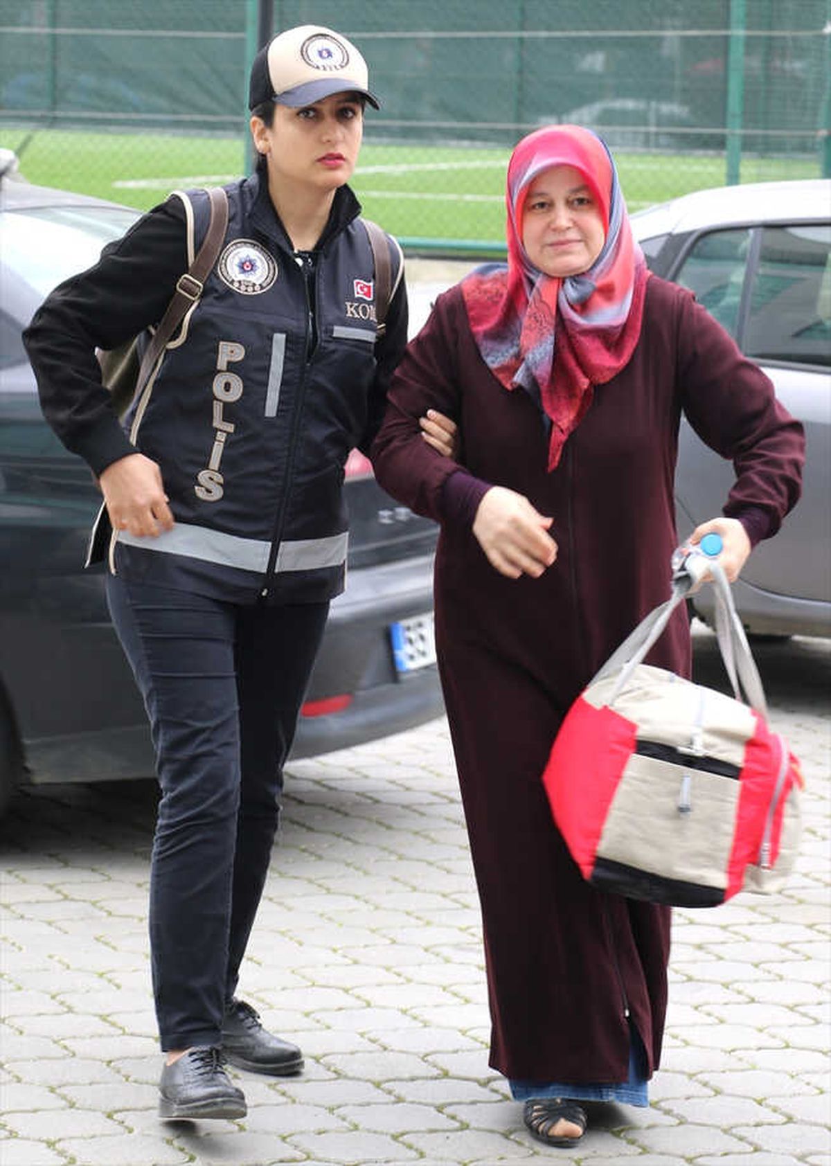 Fetö Şüphelisi Kadına Ev Hapsi
