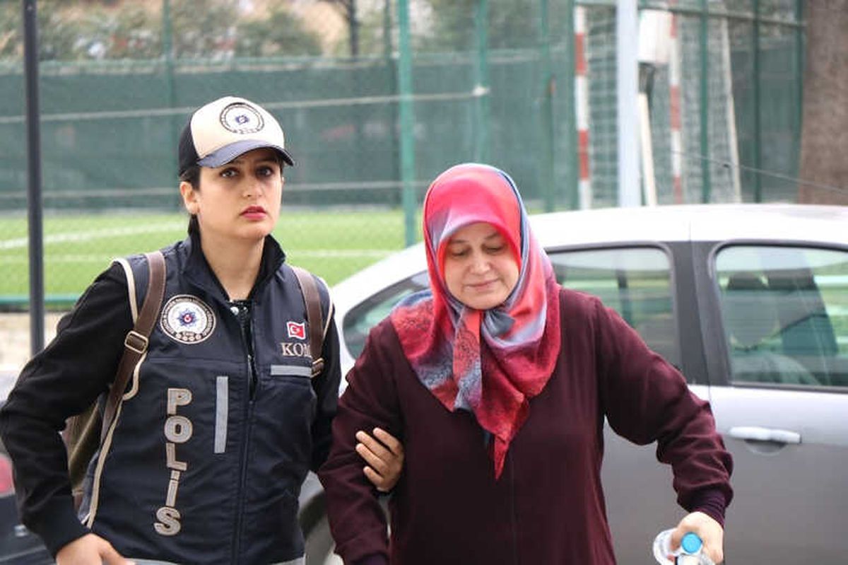 Fetö Şüphelisi Kadına Ev Hapsi