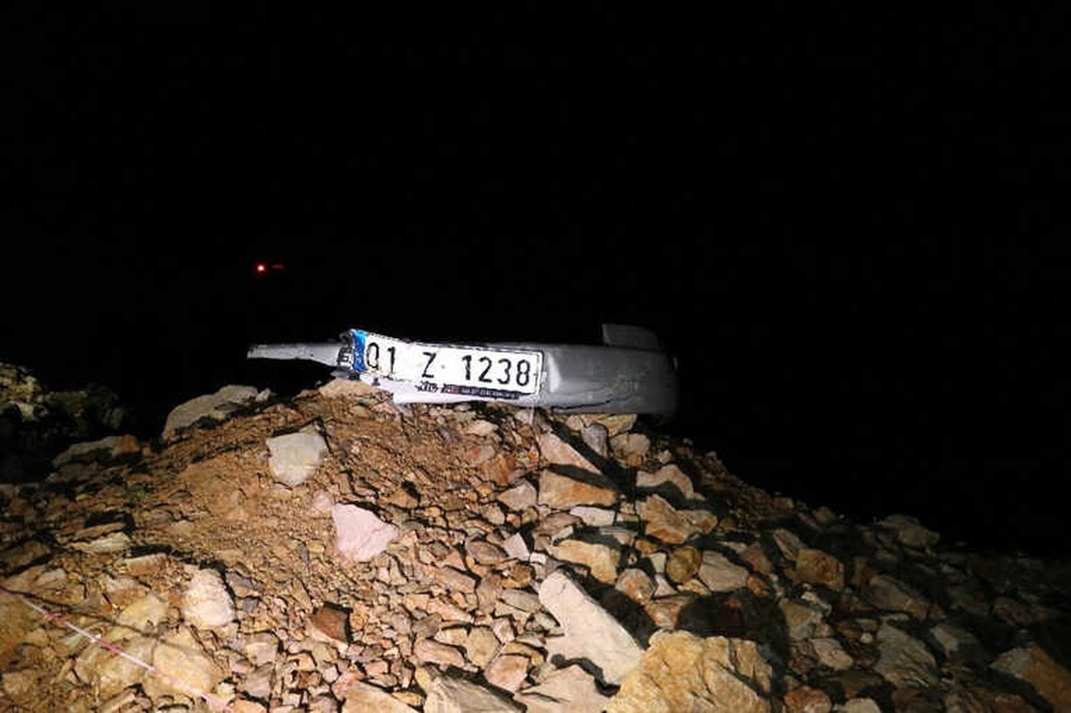 Gölete Uçan Otomobilde Kurtarma Çalışmalarına Ara Verildi