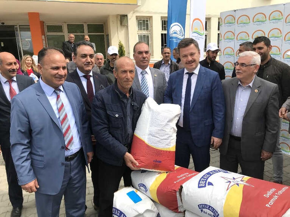 Iğdır\'da Çiftçiye Pamuk Tohumu Dağıtıldı