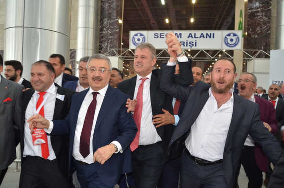 İzmir\'den \'Demokrasi\' ve \'Değişim\' Dersi