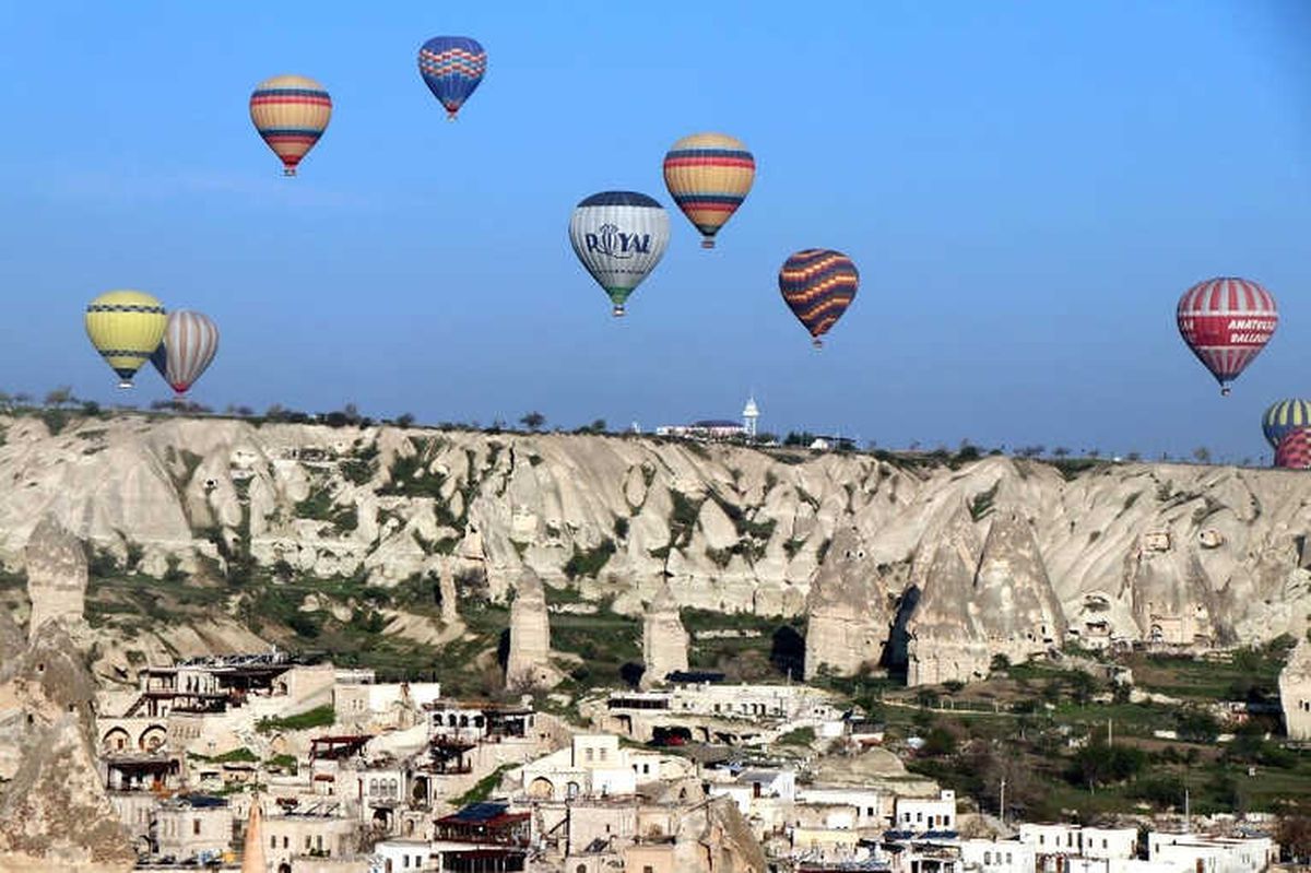 Kapadokya\'da Balonlar Yeniden Havalandı