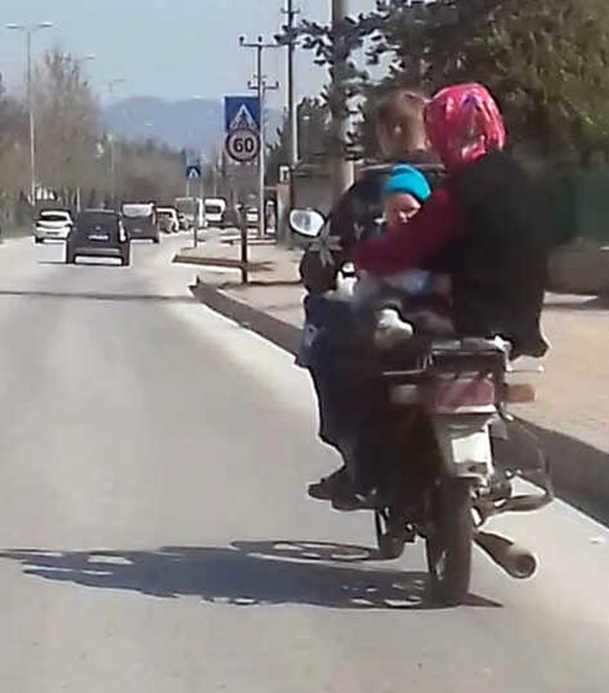 Kastamonu\'da Motosiklette Tehlikeli Yolculuk