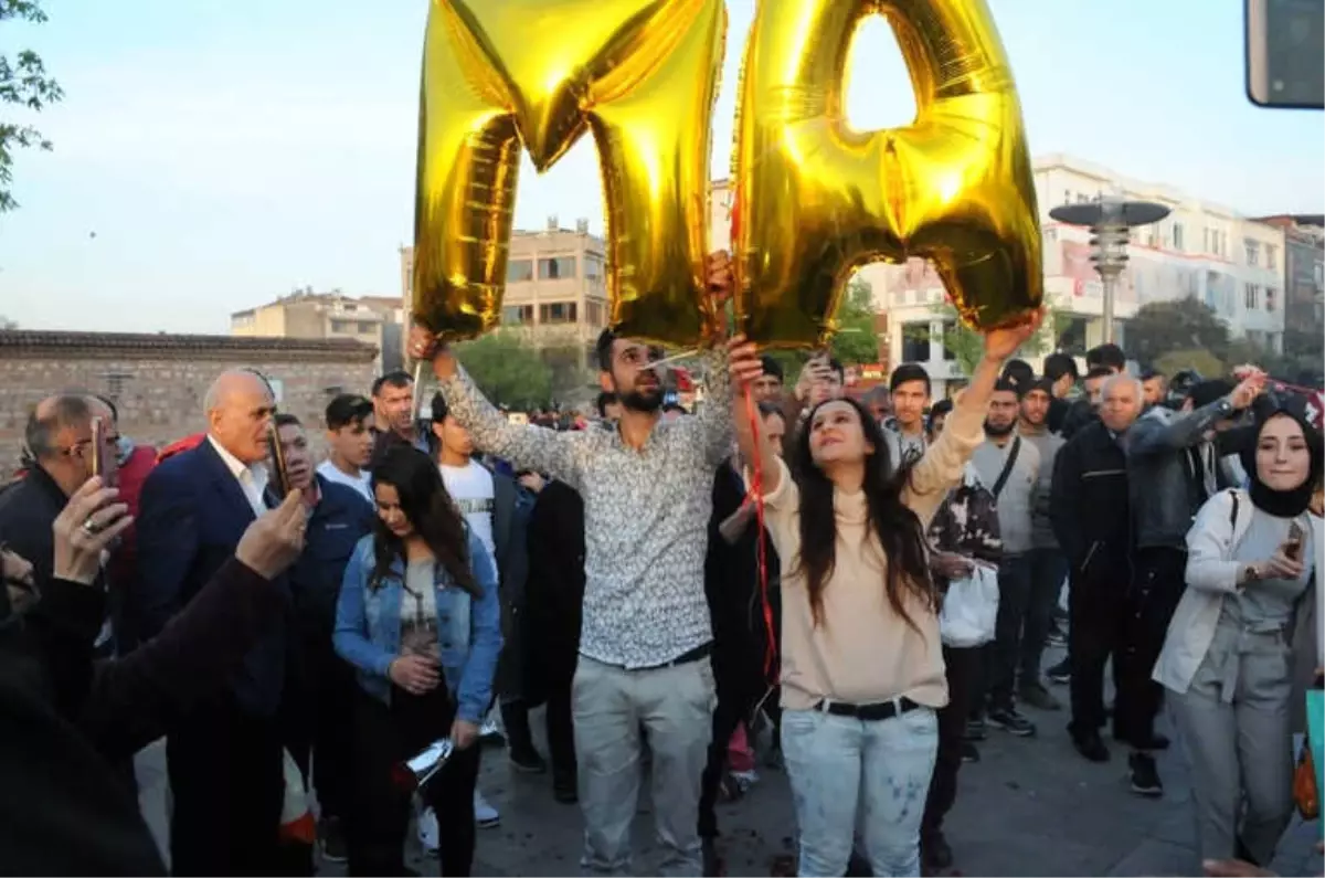 Kız Arkadaşına Yaptığı Evlilik Teklifi Sürprizi En Çok Kendini Şaşırttı