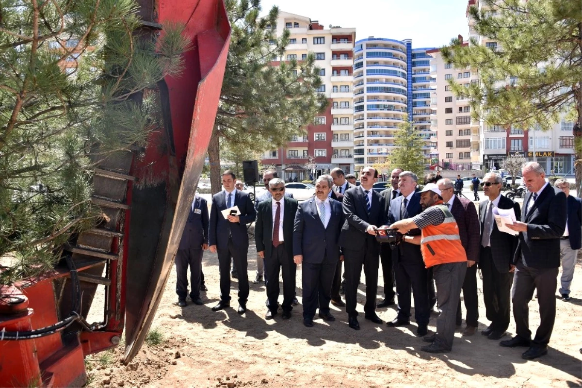 Köprülü Kavşak Çalışmalarından Nakledilen Ağaçlar Bu Parkta Yeşeriyor