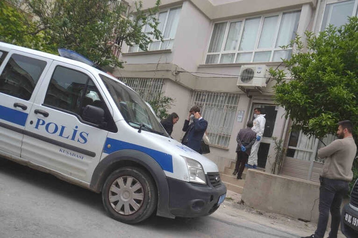 Kuşadalı 67 Yaşındaki Avukat Evinde Ölü Bulundu